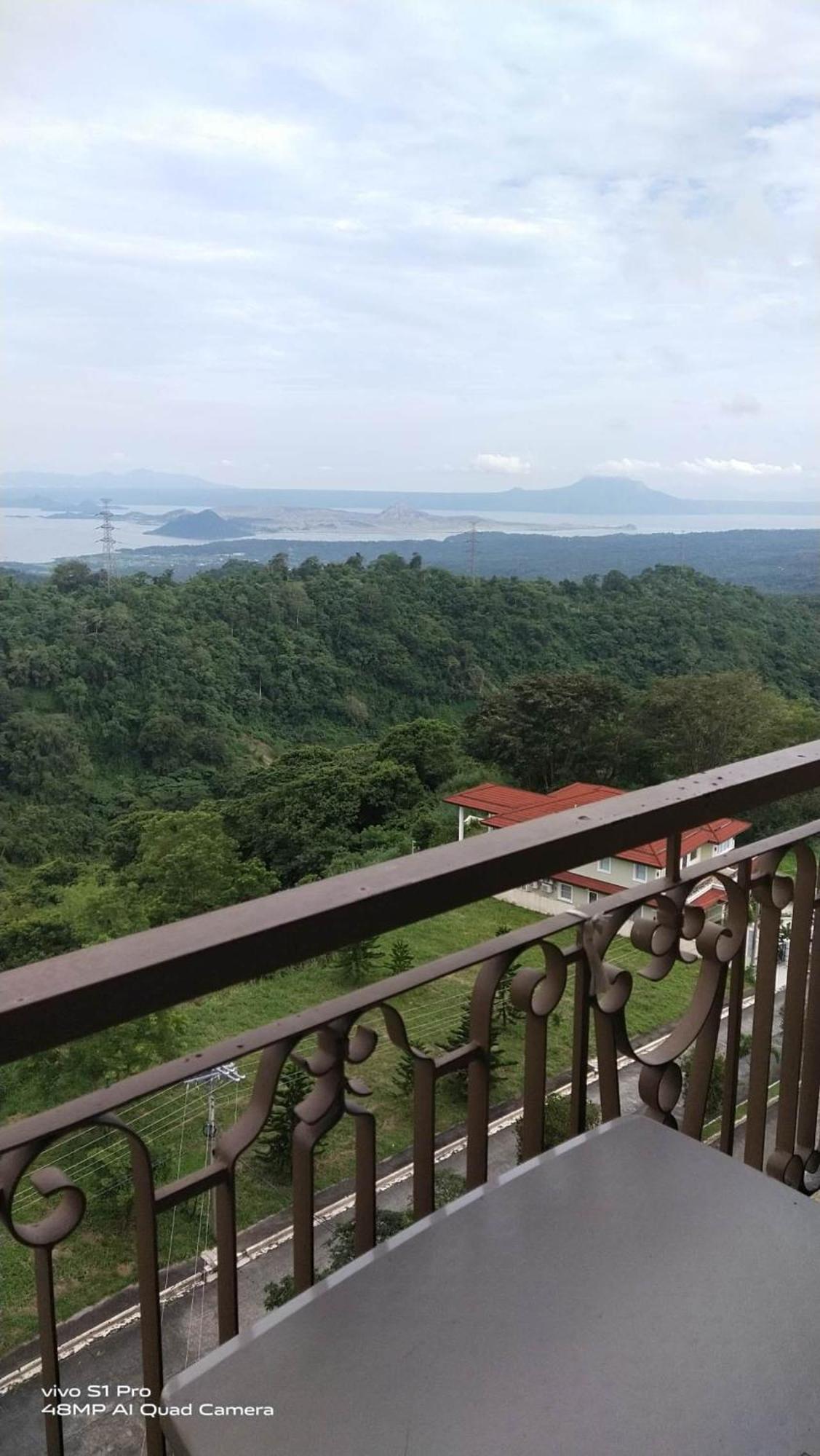Splendido Tagagtay Taal Lake Staycation Free Parking Netflix No Free Pool Tagaytay City Exterior foto
