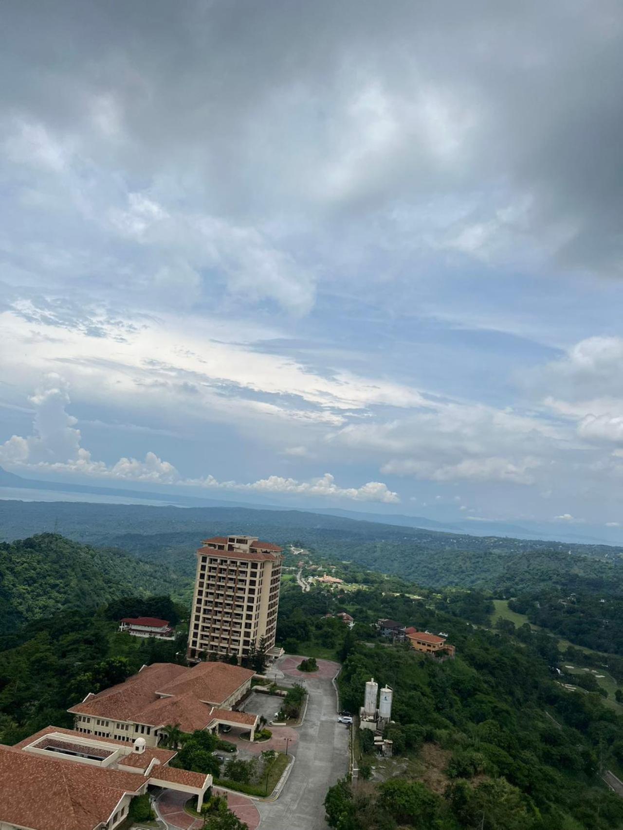 Splendido Tagagtay Taal Lake Staycation Free Parking Netflix No Free Pool Tagaytay City Exterior foto