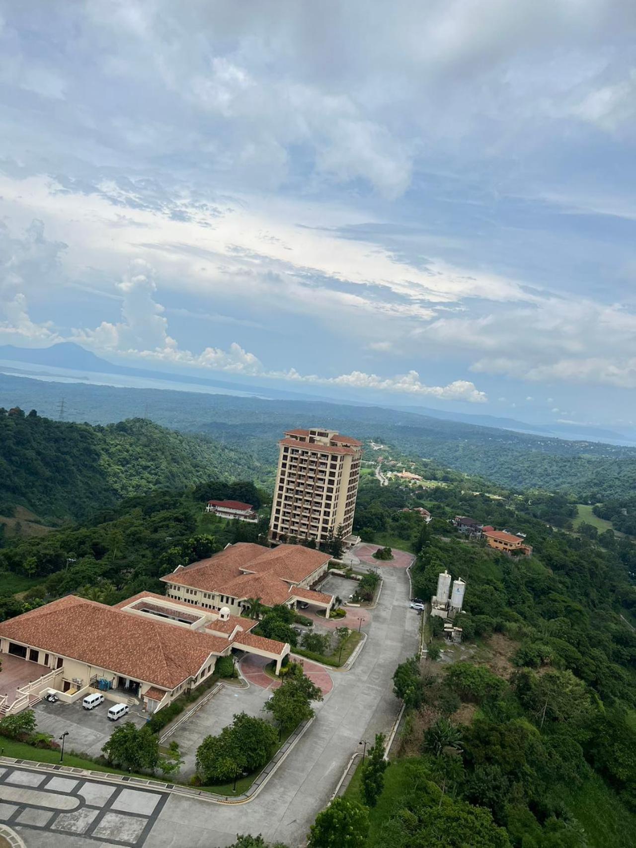 Splendido Tagagtay Taal Lake Staycation Free Parking Netflix No Free Pool Tagaytay City Exterior foto